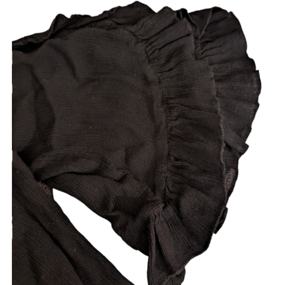❤️ Hannah- Supercute Top Black with Layered Ruffled Sleeves - Picture 6 of 9